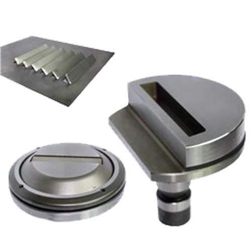 Openned louver tool