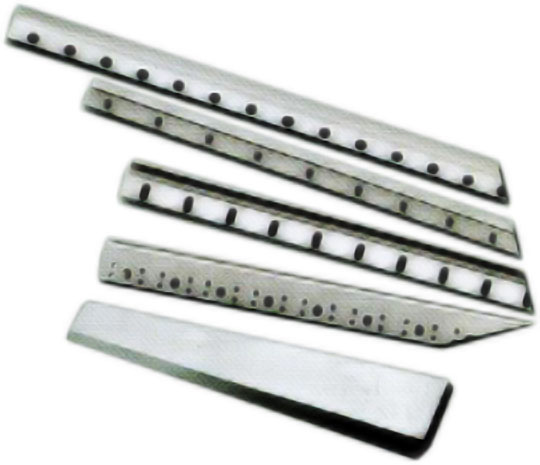 Corrugated thrown knife