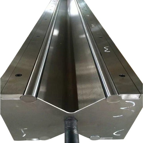 Double V roller bending die